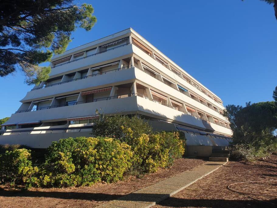 En Bord De Mer, Avec Grande Terrasse Et Climatisation Le Grau-du-Roi Exterior photo